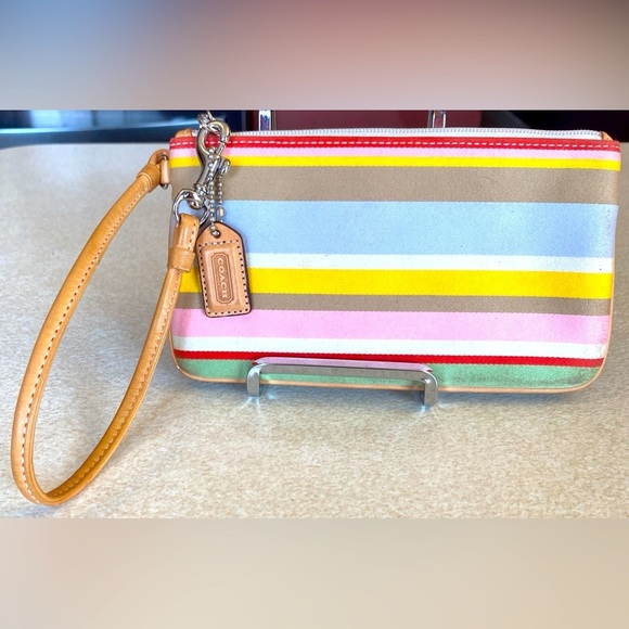 COACH Multicolored Hamptons Wristlet, EUC - Picture 1 of 9